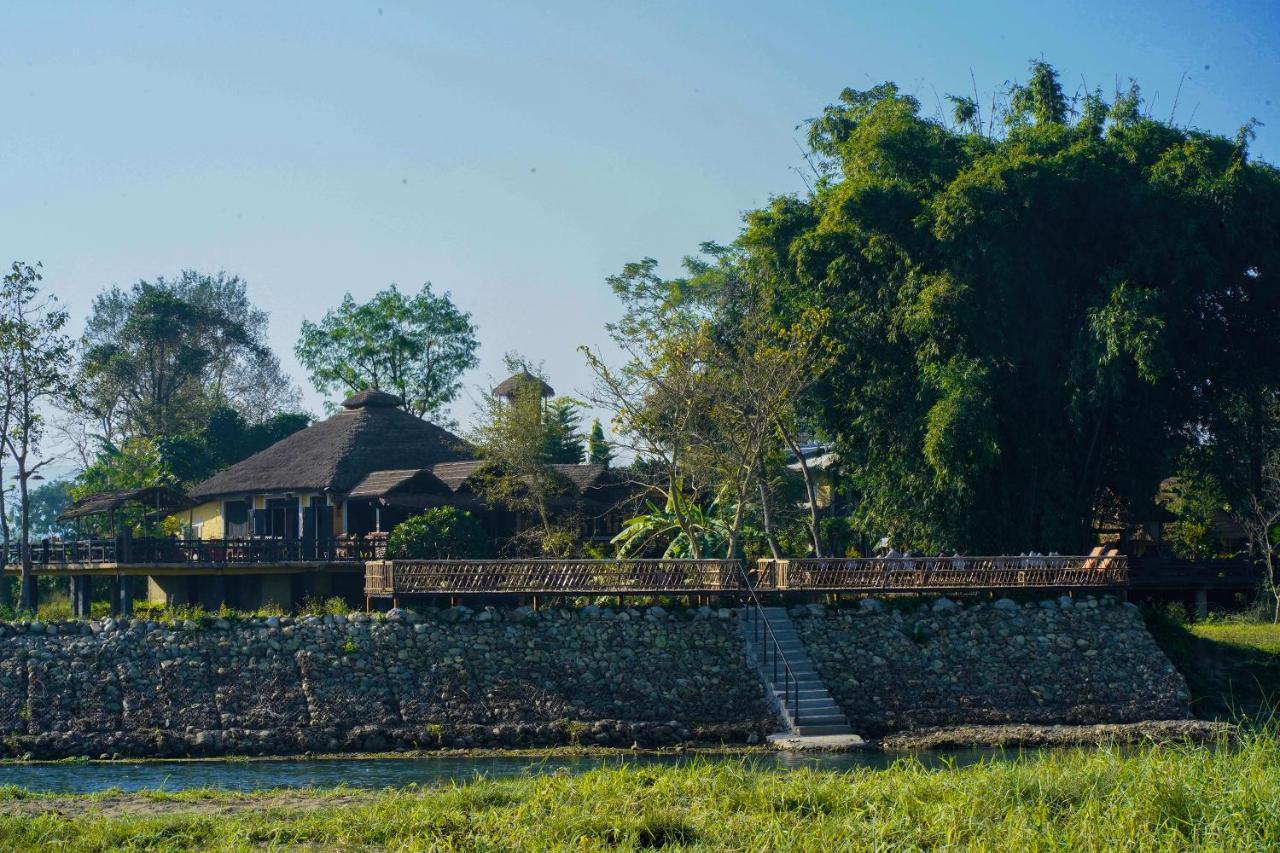 Sapana Village Lodge Sauraha Extérieur photo